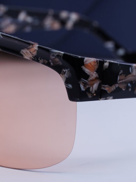 Loewe LW40034U 55S Shield Sunglasses – Colored Havana \\ Bordeaux main image 4